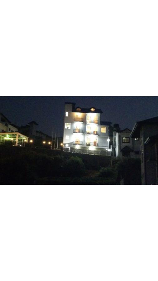 Regal Rose Luxury Holiday Apartments Nuwara Eliya Buitenkant foto